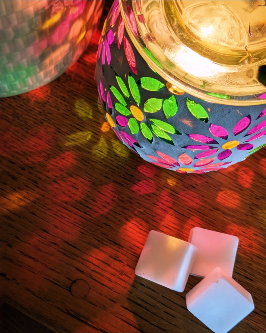 Flower Colourful - Pretty Petals Burner with a free wax melt | Wax Melt Warmer